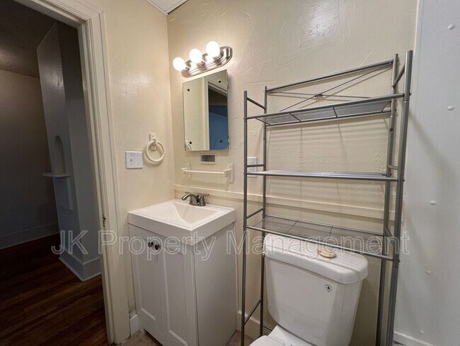 Building Photo - 20 18th St S