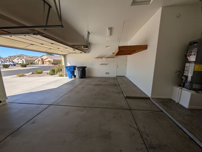 Building Photo - 4 bedroom 2 Bathroom Cooper Commons Home