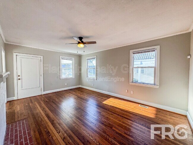 Building Photo - 611 Rudolph St