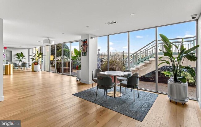 Building Photo - 501 Slaters Ln