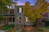 Building Photo - 8605 Western Oak Dr