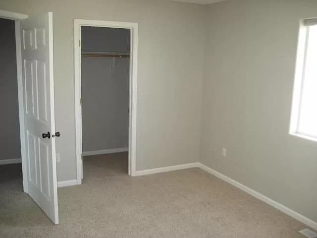 Building Photo - 726 Marion St