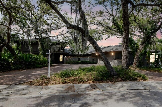 Building Photo - 1296 Weybridge Ln