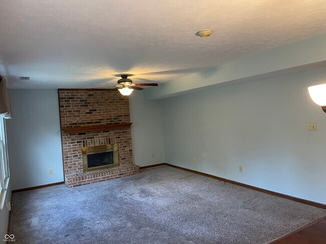 Building Photo - 9161 Champton Dr