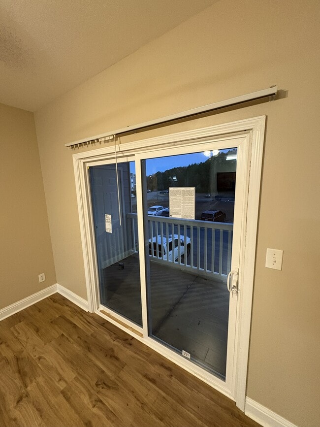 Building Photo - 3323 Town Creek Cir