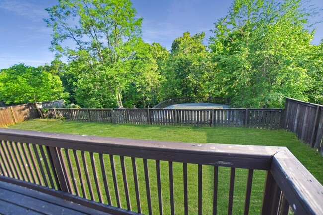 Building Photo - Pet Friendly Four Bedroom!