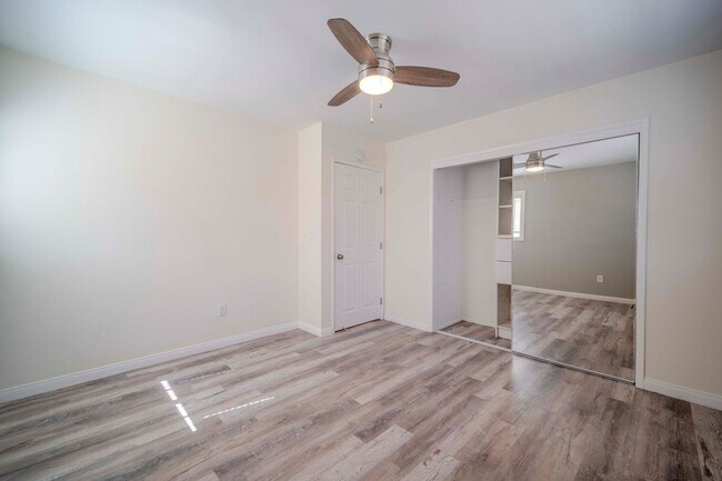 Building Photo - 679 Center St