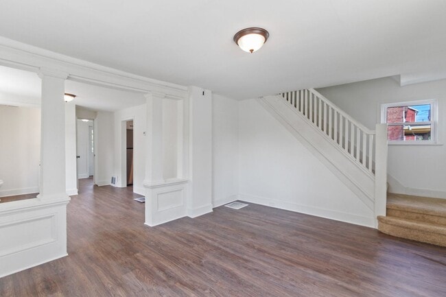 Building Photo - Cozy 3 Bedroom, 1.5 Bath Single Family Home!