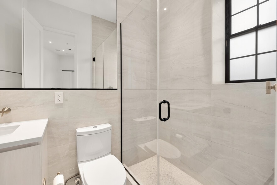 Building Photo - 1451 Maryland Ave NE