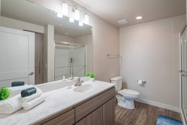 Building Photo - 1890 S Country Club Way