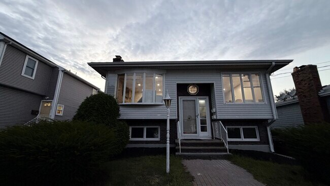 Building Photo - 122 Lantern Rd