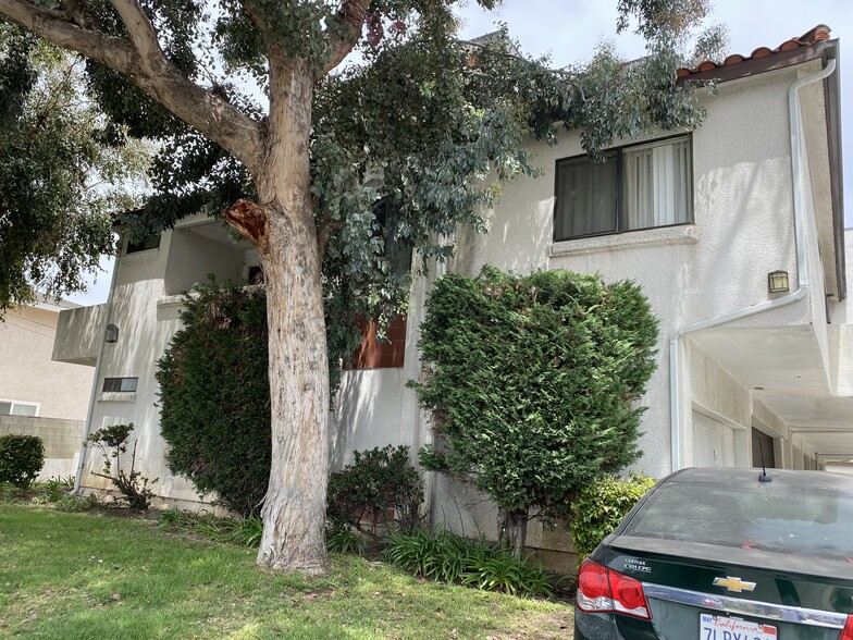 Building Photo - 4045 W 182nd St