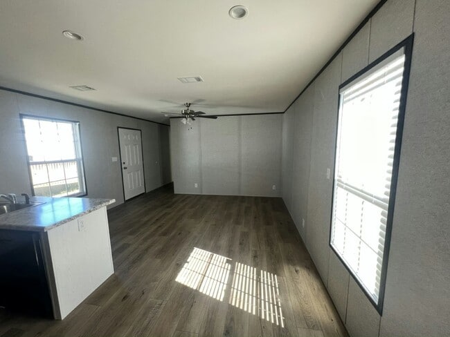 Building Photo - 21 Park Pl