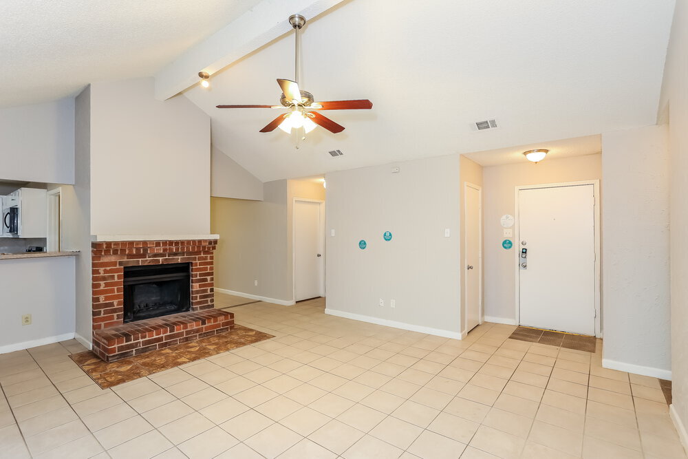 Building Photo - 1365 Roan Dr