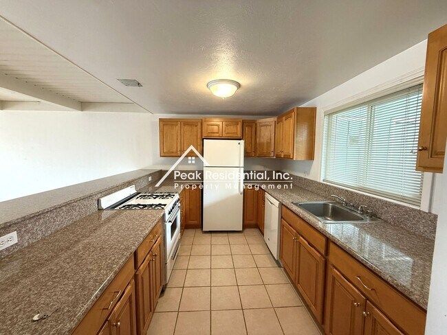 Building Photo - 2815 Santa Paula Ct