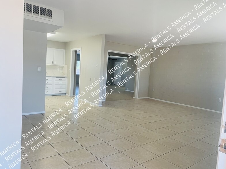 Building Photo - 11433 N Hagen Dr