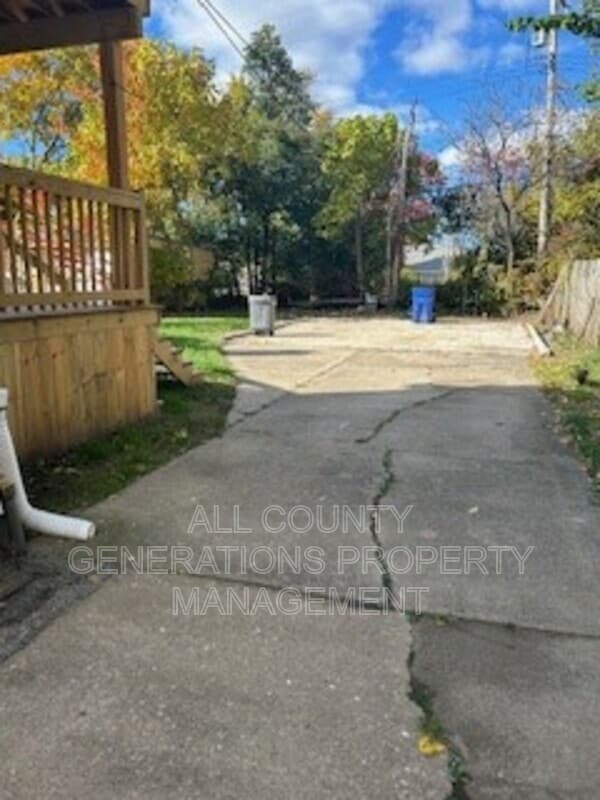Building Photo - 3540 E 133rd St