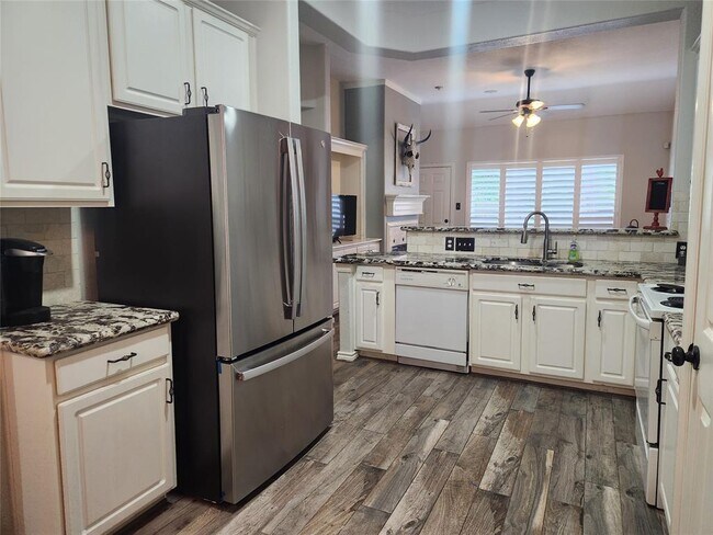 Building Photo - 102 Wintergreen Trail
