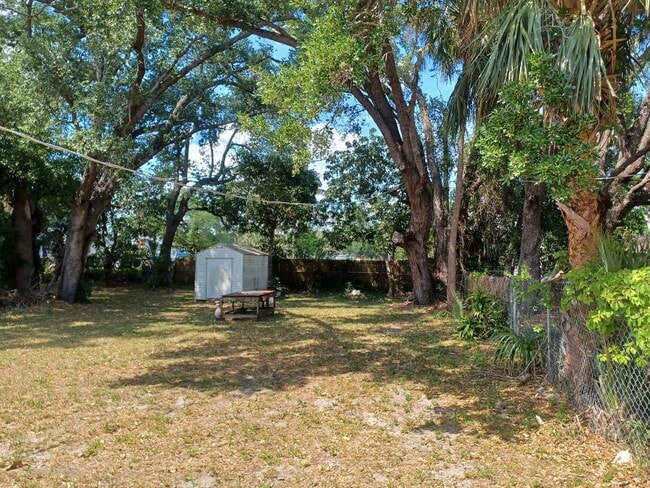 Building Photo - PRICE REDUCED! Newly Remodeled Stunning 4 ...