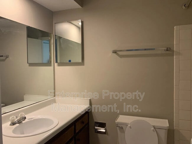 Building Photo - 4722 Queens Lace Ct