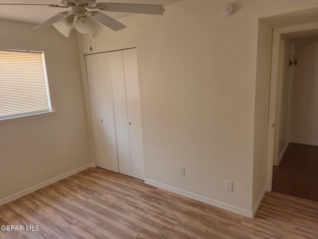 Building Photo - 6644 Mariposa Dr