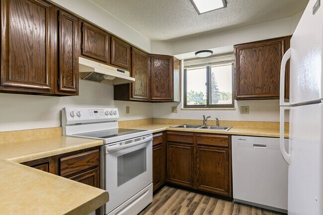 Building Photo - 390 Knotty Pl