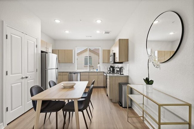 Building Photo - 1201 W Whitestone Blvd