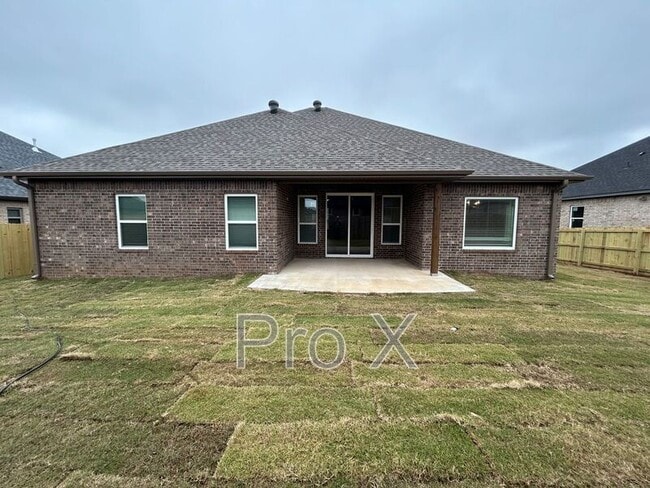 Building Photo - 2400 Salmon St