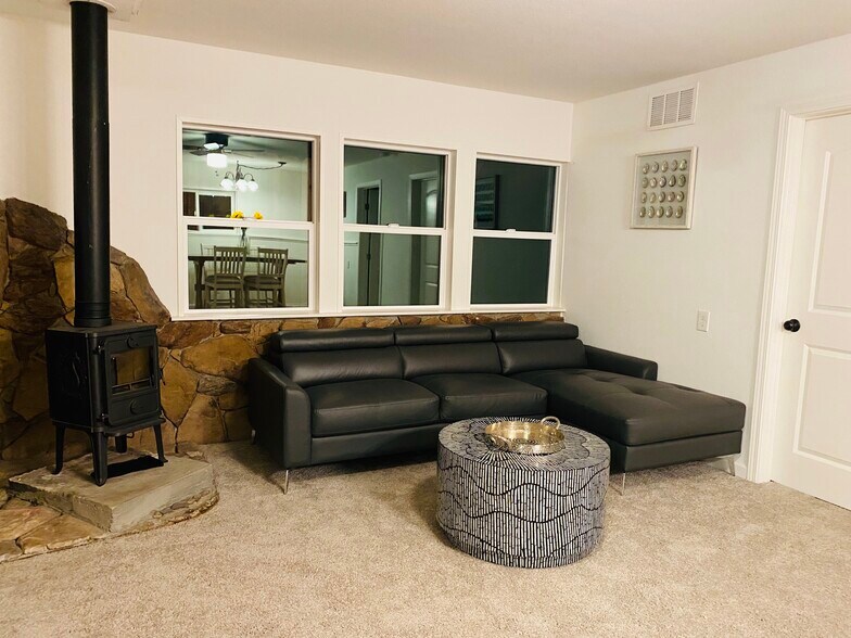 Building Photo - 3180 Calistoga Rd