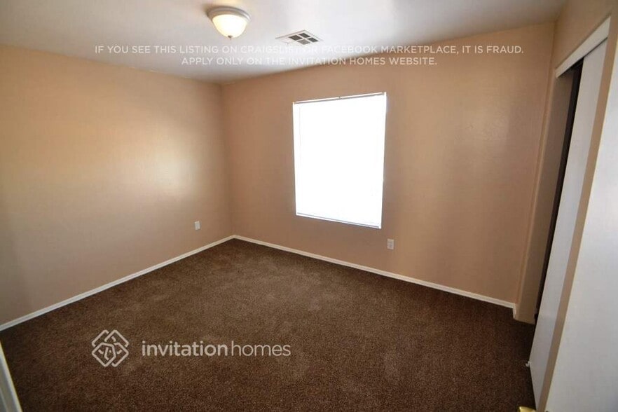 Building Photo - 3652 S Descanso Rd