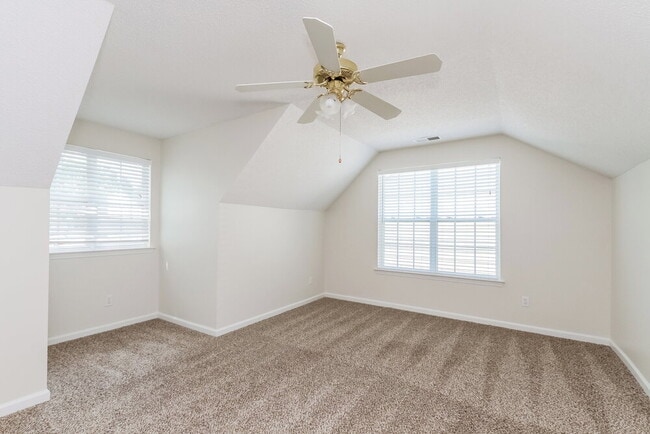 Building Photo - 15476 Stone Hollow Dr