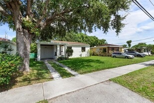 Building Photo - 301 SW 51st Ave