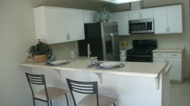 Kitchen/snack Bar - 41470 Maroon Town Rd