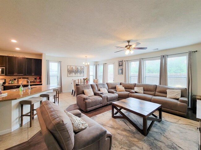 Building Photo - 5046 Longlane Dr