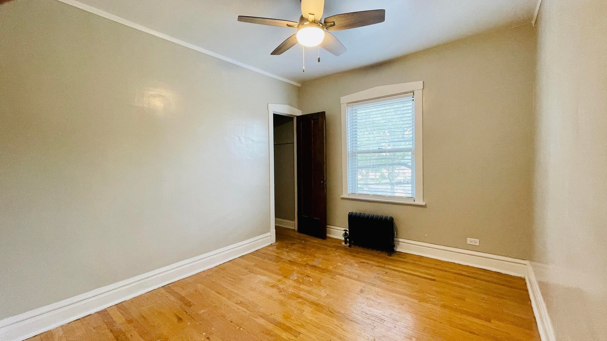 Building Photo - 4211 N Linder Ave