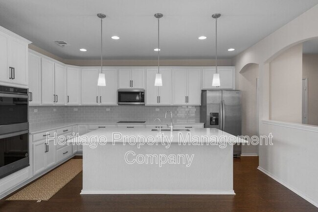 Building Photo - 942 Blue Violet