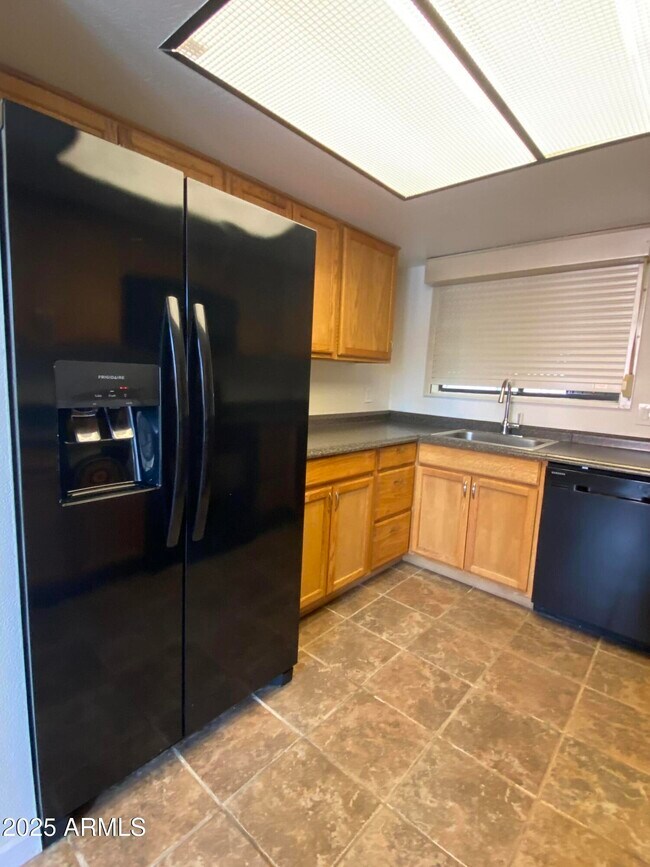 Building Photo - 11666 N 28th Dr