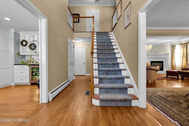 Building Photo - 506 6th Ave