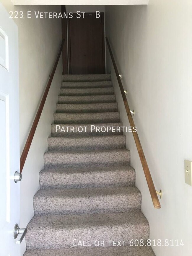 Building Photo - 2 bedroom/ 1 bath apartment in Tomah, WI