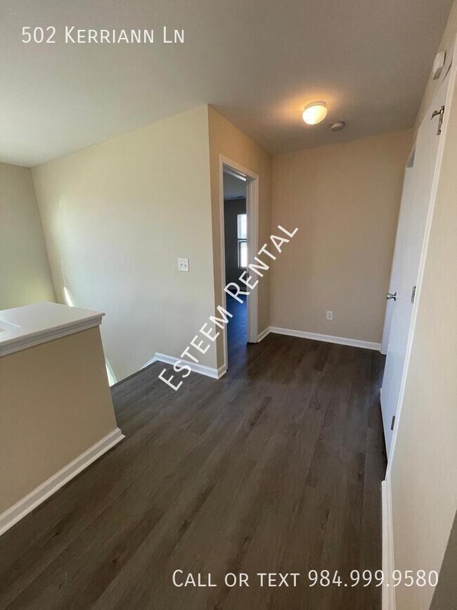 Building Photo - 502 Kerriann Ln