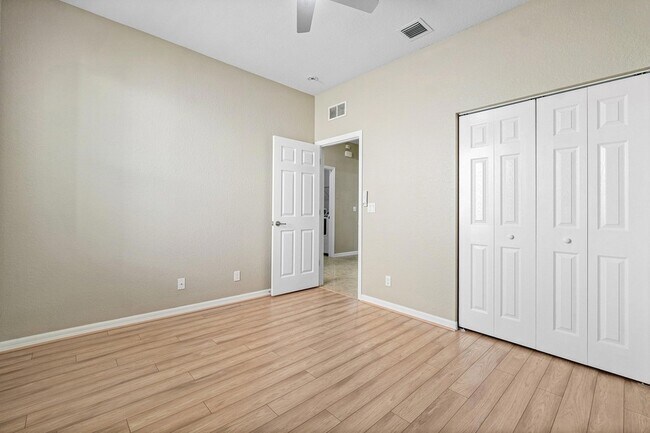 Building Photo - 10636 Ivanhoe Ln