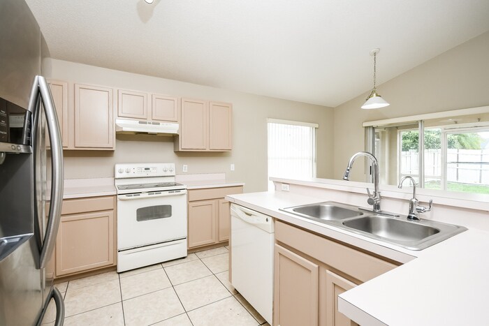 Building Photo - 2404 Black Powder Ln