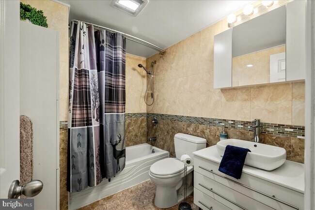 Building Photo - 31 Middle Village Way