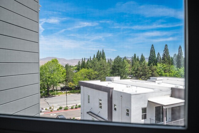 Building Photo - Immaculate New Build Just Steps from Laker...