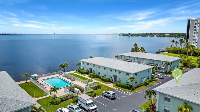 Building Photo - Palms at Waters Edge 3336-J8