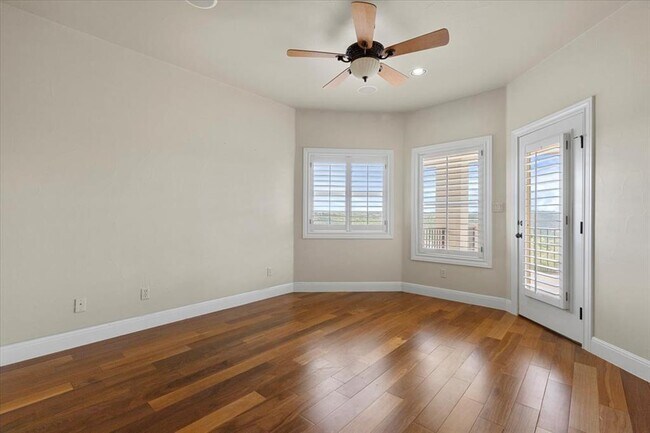 Building Photo - 8600 Bluegrass Dr