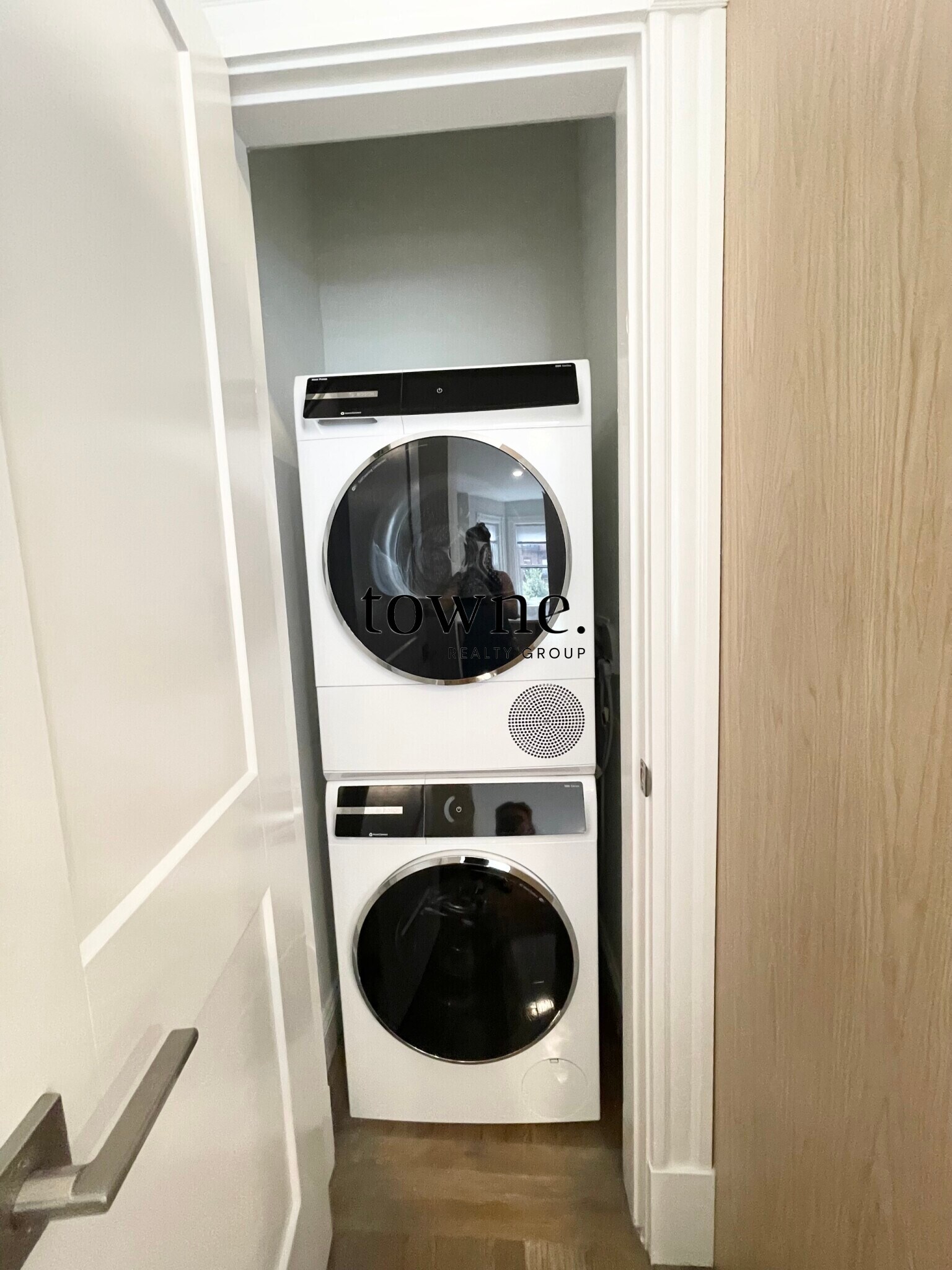 Building Photo - 215 Newbury St