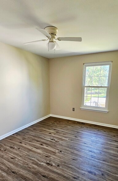 Building Photo - 17519 Longview Ln