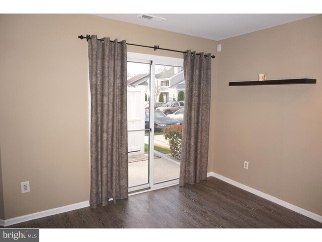 Building Photo - 203 Steeplechase Ct