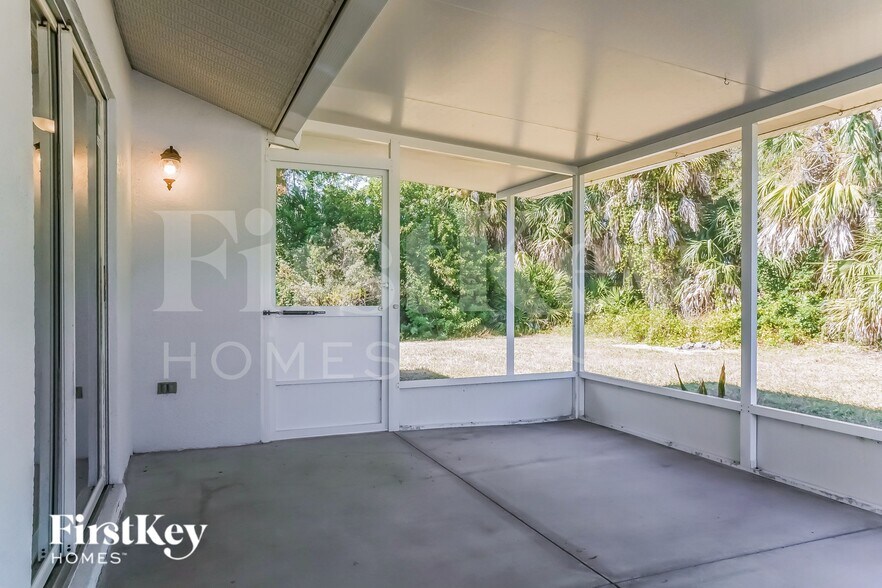 Building Photo - 3240 Alesio Ave